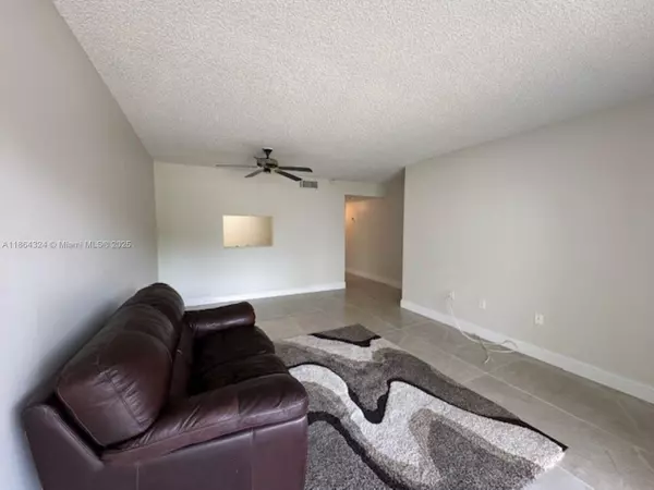 Plantation, FL 33324,721 N Pine Island Rd #214