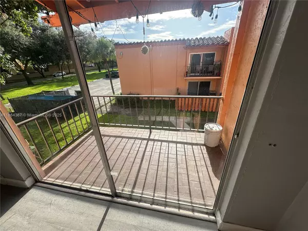 7200 Fairway Dr #H10, Miami Lakes, FL 33014