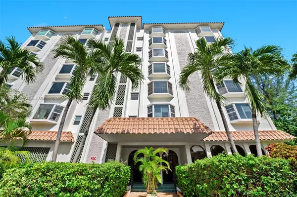 Bay Harbor Islands, FL 33154,9341 E Bay Harbor Dr #4C