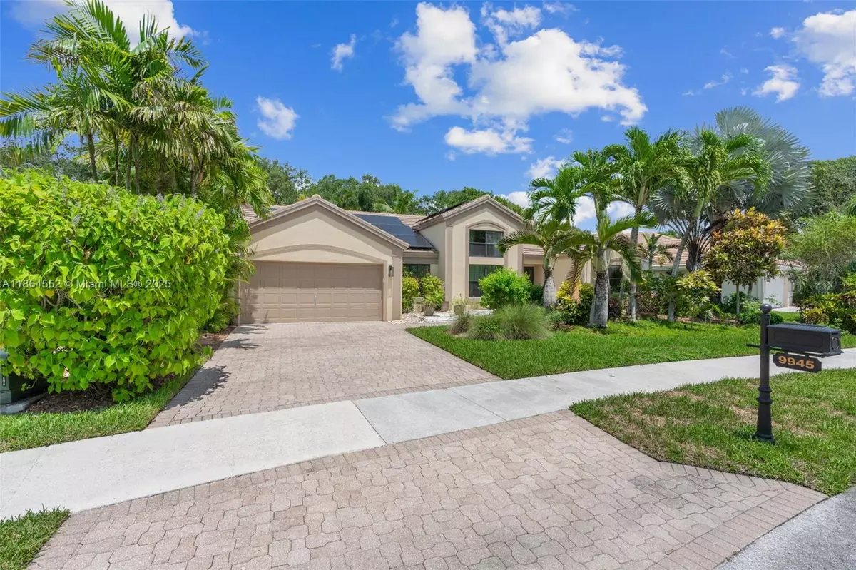 Davie, FL 33328,9945 W TREE TOPS COURT