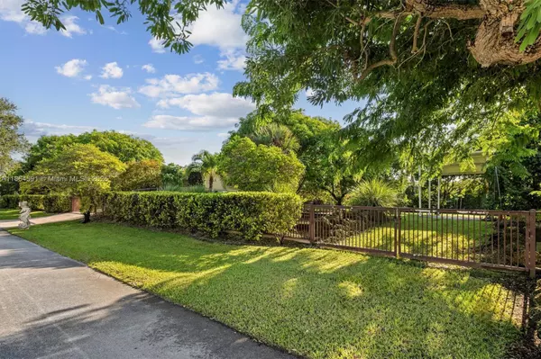Palmetto Bay, FL 33157,17625 SW 91st Ave.