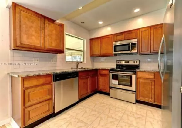 Port Charlotte, FL 33981,6551 Coliseum Blvd