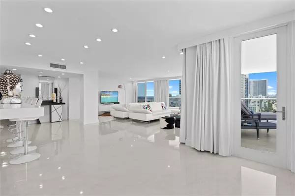 2751 S Ocean Dr #PH08N, Hollywood, FL 33019