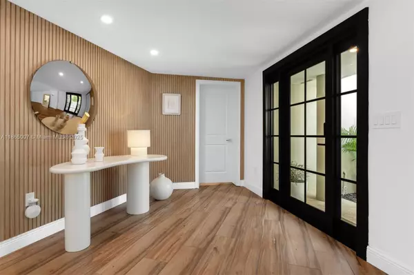 Key Biscayne, FL 33149,200 W Mcintyre St