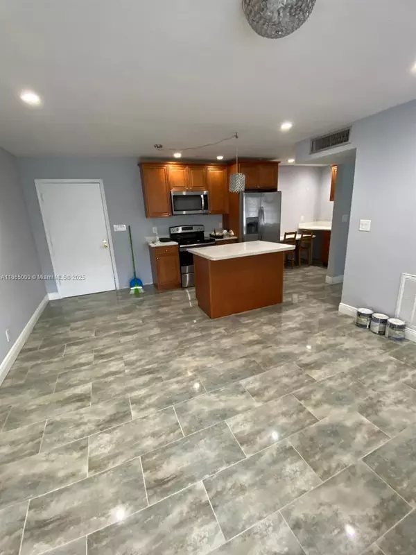 3550 NW 8th Ave #603, Pompano Beach, FL 33064