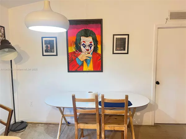 Homestead, FL 33033,3390 NE 9th St #201