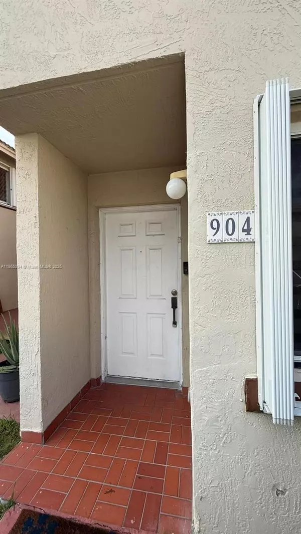 Miami, FL 33126,431 NW 82nd Ave #904