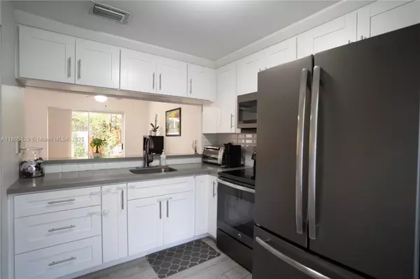 Miami, FL 33173,10982 SW 75th Ter