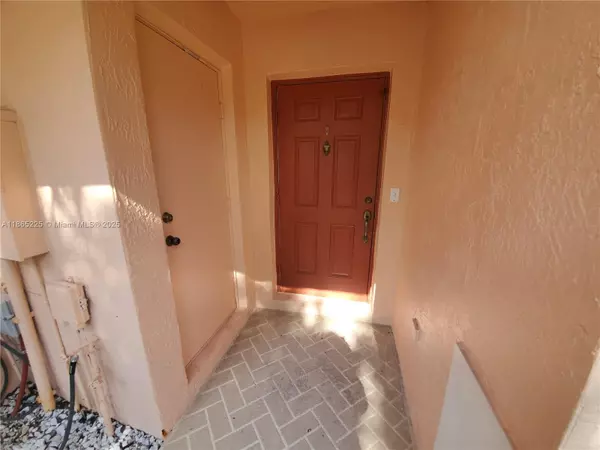 Pembroke Pines, FL 33029,589 NW 208th Way #589
