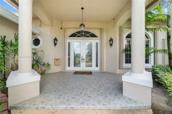 Loxahatchee, FL 33470,17026 Hamlin Blvd