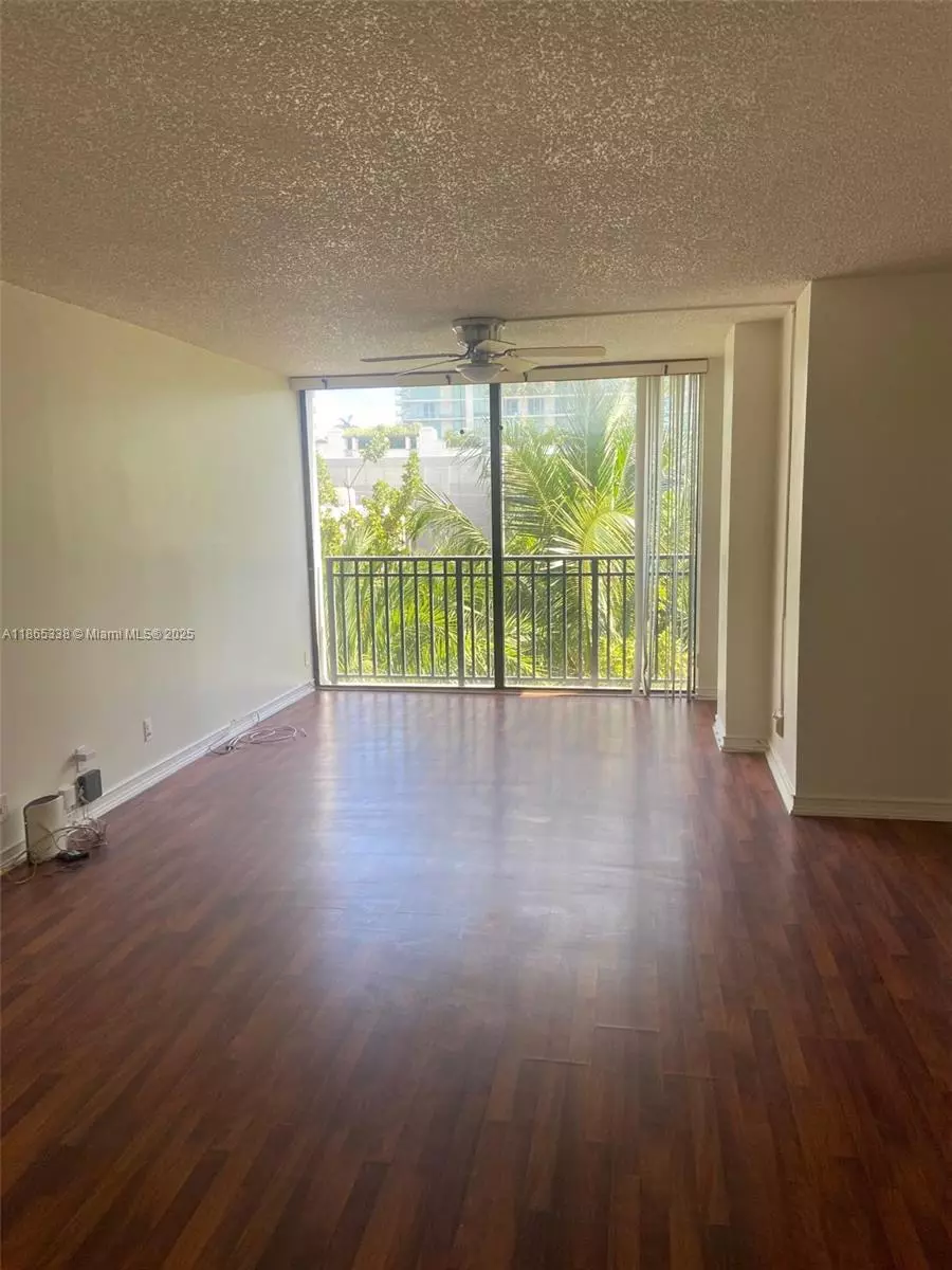 Sunny Isles Beach, FL 33160,16909 N Bay Rd #415