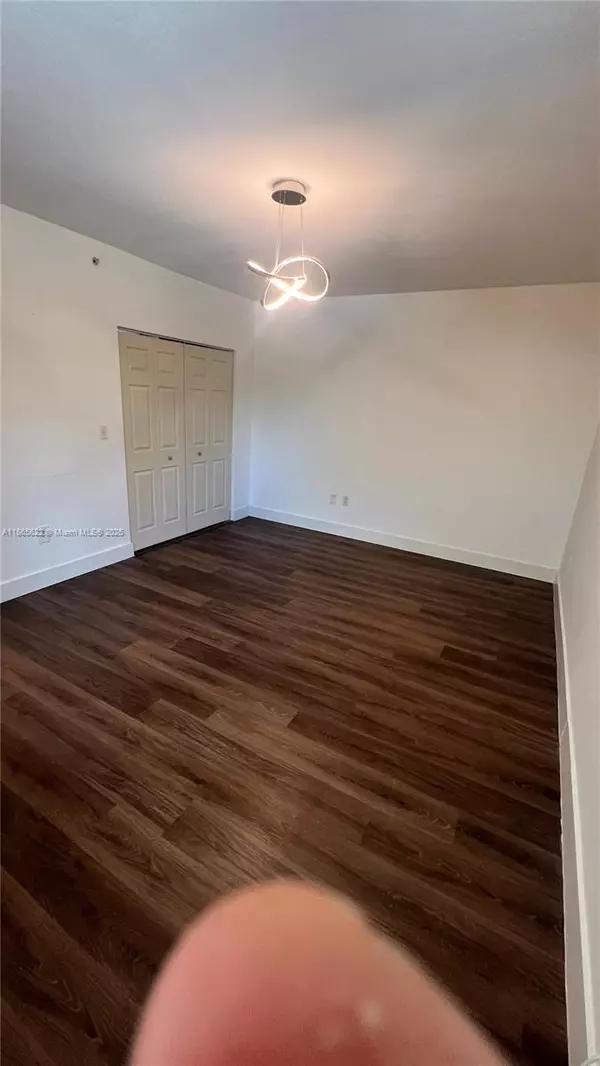 Aventura, FL 33180,2775 NE 187th #227