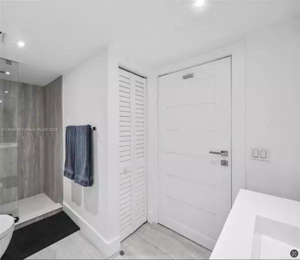 Miami, FL 33181,1800 NE 114th St #1507