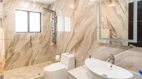 Miami, FL 33018,8886 NW 187th St