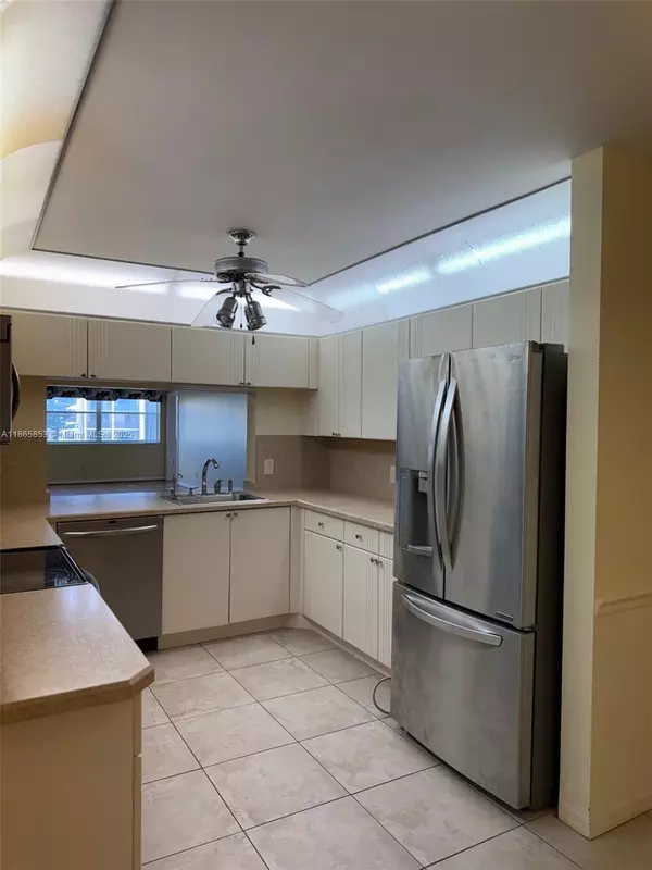 Sunrise, FL 33322,2602 NW 103rd Ave #202
