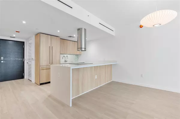 Bay Harbor Islands, FL 33154,9901 W Bay Harbor Dr #402