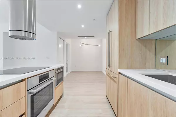 Bay Harbor Islands, FL 33154,9901 W Bay Harbor Dr #402