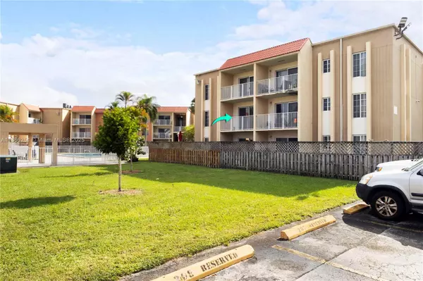 5201 Geneva Way #211, Doral, FL 33166