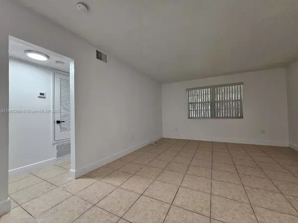 Palmetto Bay, FL 33157,17255 SW 95th Ave #240