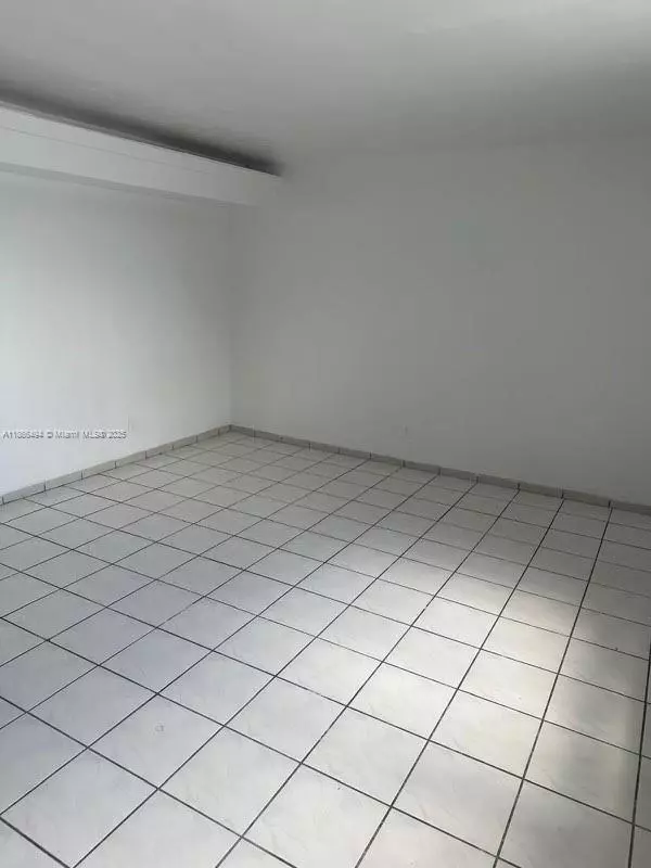 Miami Beach, FL 33141,7001 Bonita Dr #45