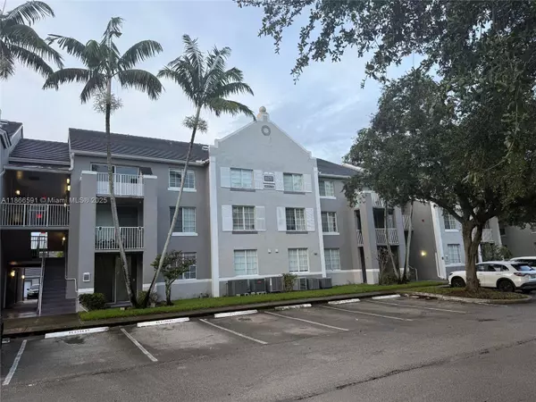 11177 SW 8th St #105, Pembroke Pines, FL 33025