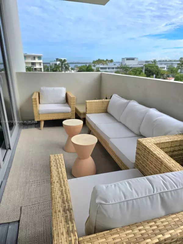 Miami Beach, FL 33139,5 Island Ave #5J