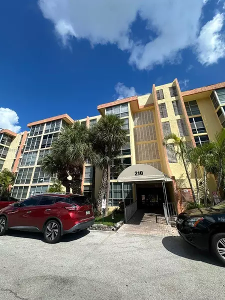 210 172nd St #227, Sunny Isles Beach, FL 33160