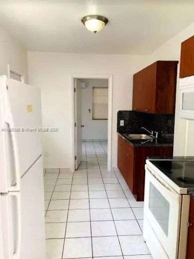 Miami, FL 33138,774 NE 86th St #2