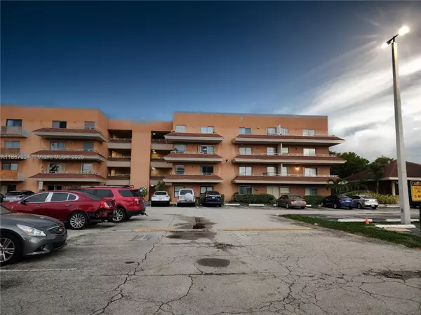 17530 NW 68th Ave #C4002, Hialeah, FL 33015
