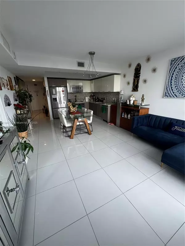 Doral, FL 33166,5252 NW 85th Ave #1108