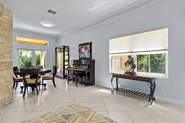 Weston, FL 33331,4362 Foxtail Ln