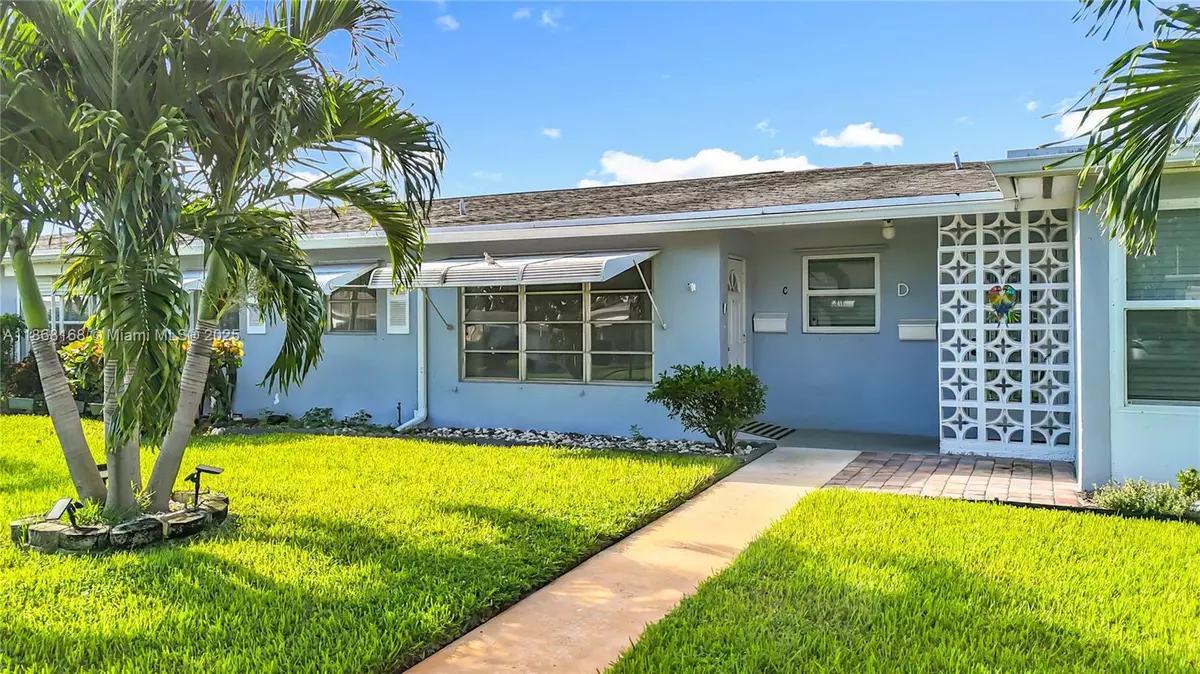 Boynton Beach, FL 33435,290 Main Blvd #C
