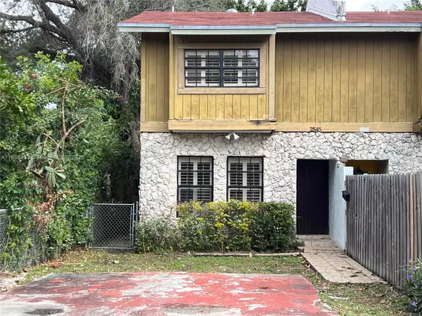 2545 NE 182nd St, North Miami Beach, FL 33160