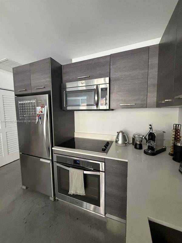 151 SE 1st St #503, Miami, FL 33131