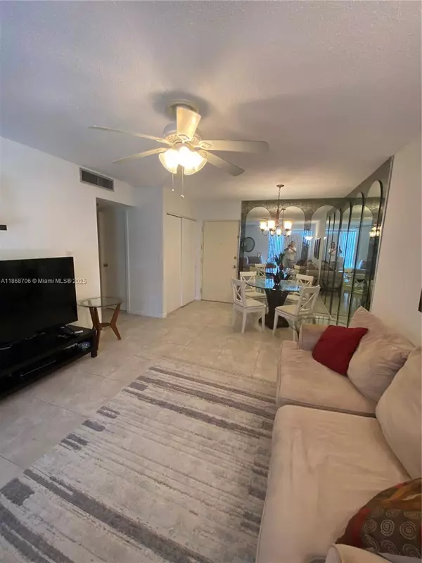 Sunny Isles Beach, FL 33160,200 177th Dr #216