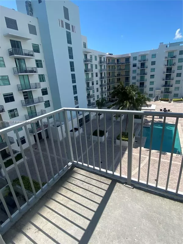 Hollywood, FL 33020,Address not disclosed