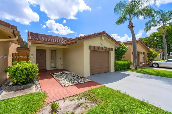 6646 NW 175th Ter, Hialeah, FL 33015