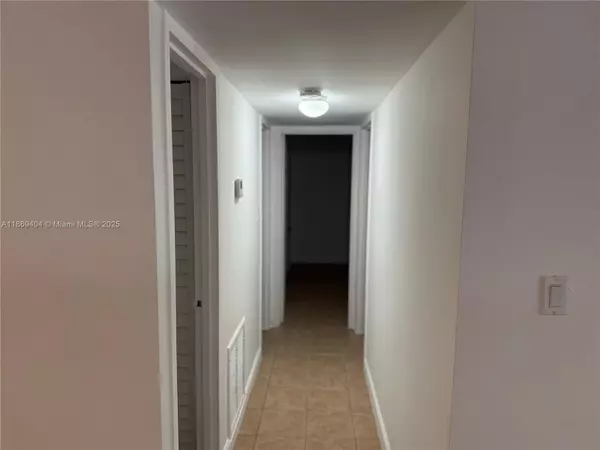 North Miami, FL 33181,1800 Sans Souci Blvd #106