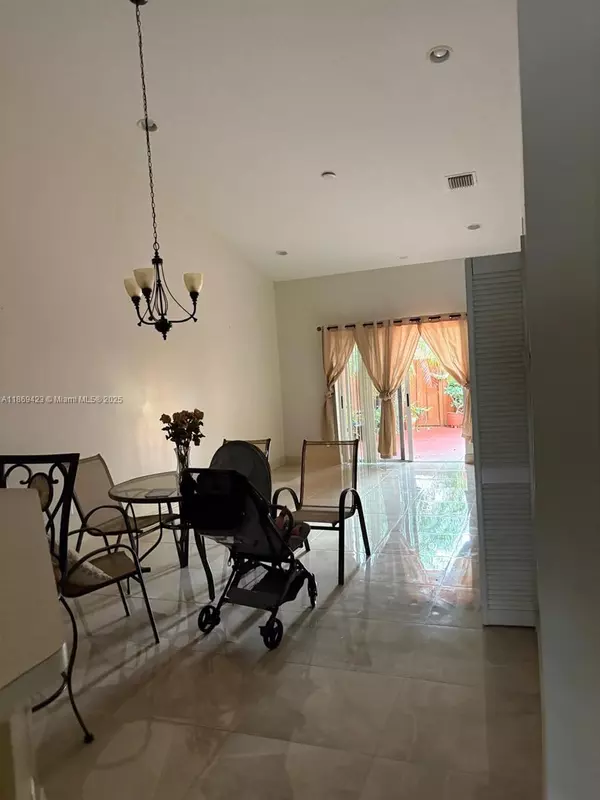 Homestead, FL 33033,3279 NE 11th Dr