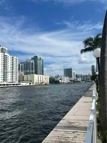 Hallandale Beach, FL 33009,800 Parkview Dr #406