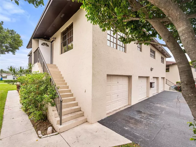 4605 SW 139th Ct #814, Miami, FL 33175