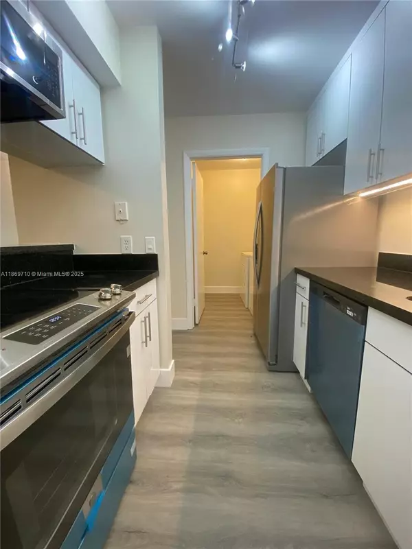 Pompano Beach, FL 33069,4201 W McNab Rd #11
