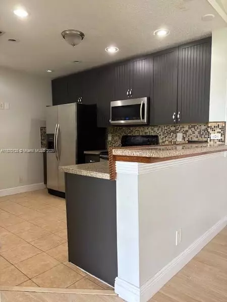 5721 Riverside Dr #302B5, Coral Springs, FL 33067