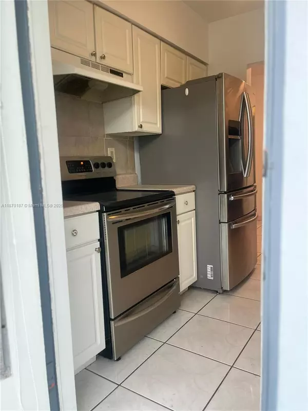 North Miami, FL 33161,12665 NE 16th Ave #8