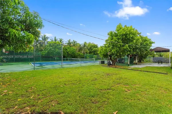 Miami, FL 33143,6539 SW 84 Ave