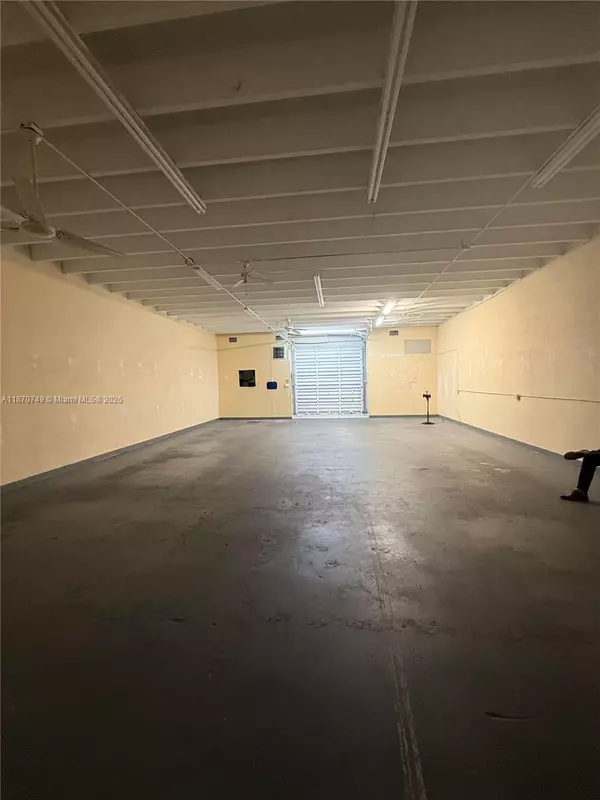 Miami, FL 33169,91 NW 166th St