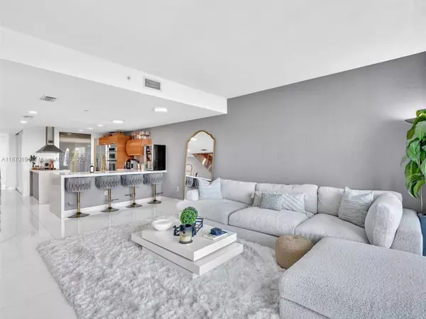 Aventura, FL 33180,2950 NE 188th St #312