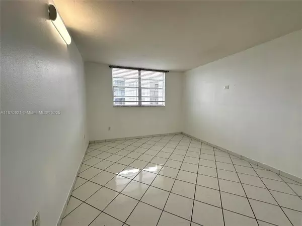 Miami, FL 33183,14195 SW 87th St #B309