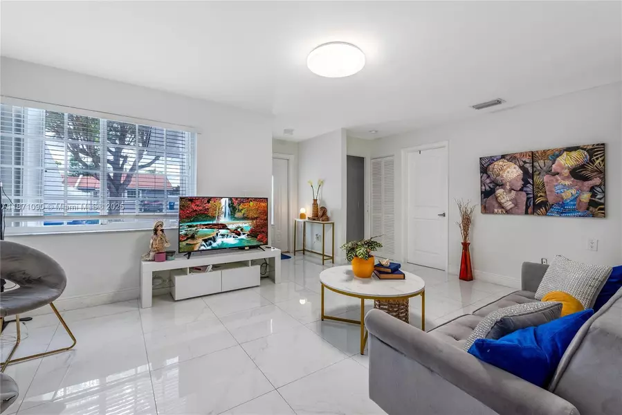 11451 SW 5th St #1, Sweetwater, FL 33174