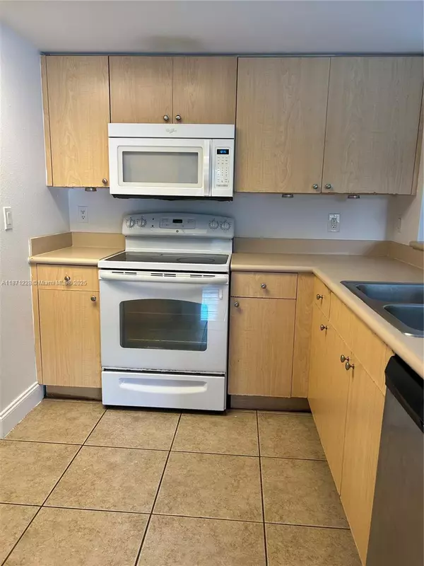 Coral Springs, FL 33071,9088 W Atlantic Blvd #518